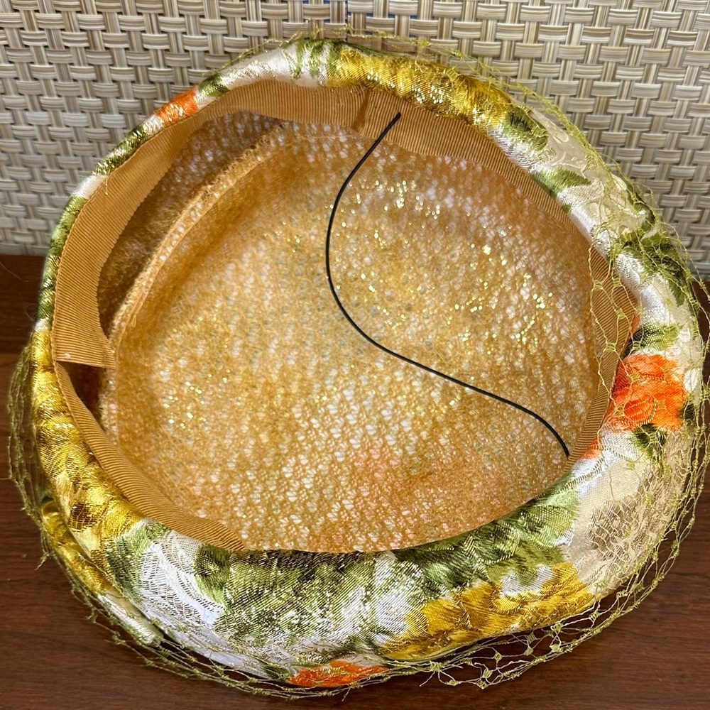 🌟2xHP🌟VTG 1950s-60s Floral Brocade Hat w/ Netting Stunning Mid-Century Pillbox - Picture 7 of 8